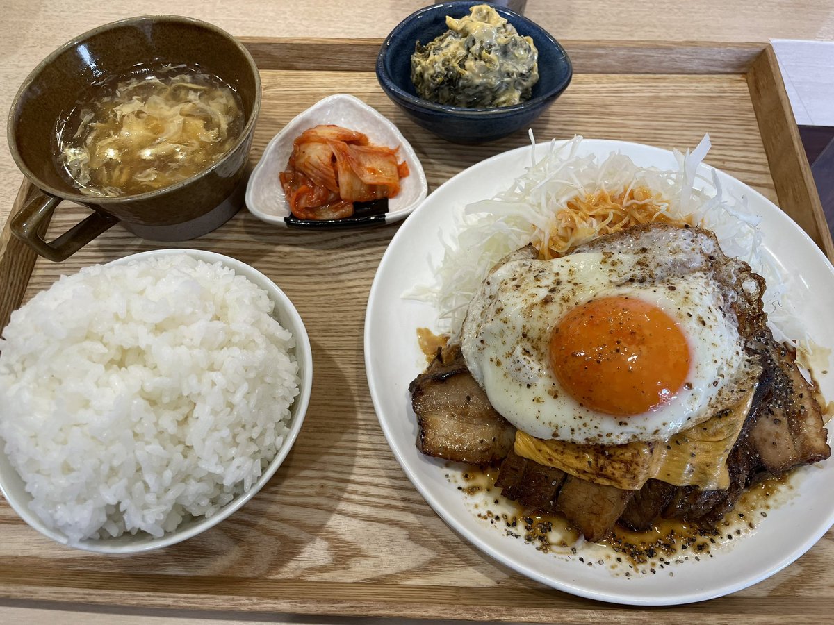 ch05ty's tweet photo. 米騒動のチャーシューエッグ丼 https://t.co/J4T9fNgt8R
