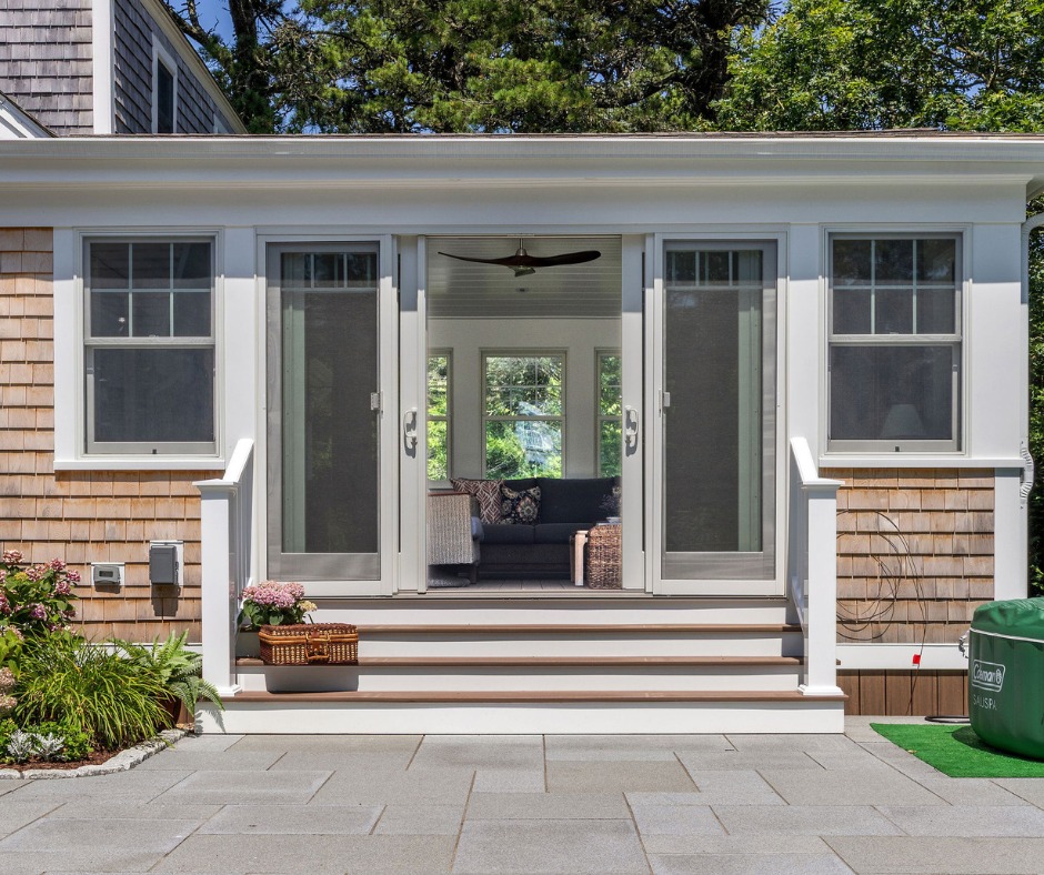 ERTArchitects's tweet photo. The inclusion of several dormers in this whole-house renovation in Chatham nearly doubled the amount of livable space, with a small addition which houses a three-season porch with a fireplace the only change to the home’s original footprint.
#ERTADesigned #ChathamMA https://t.co/KzUTrwmip9