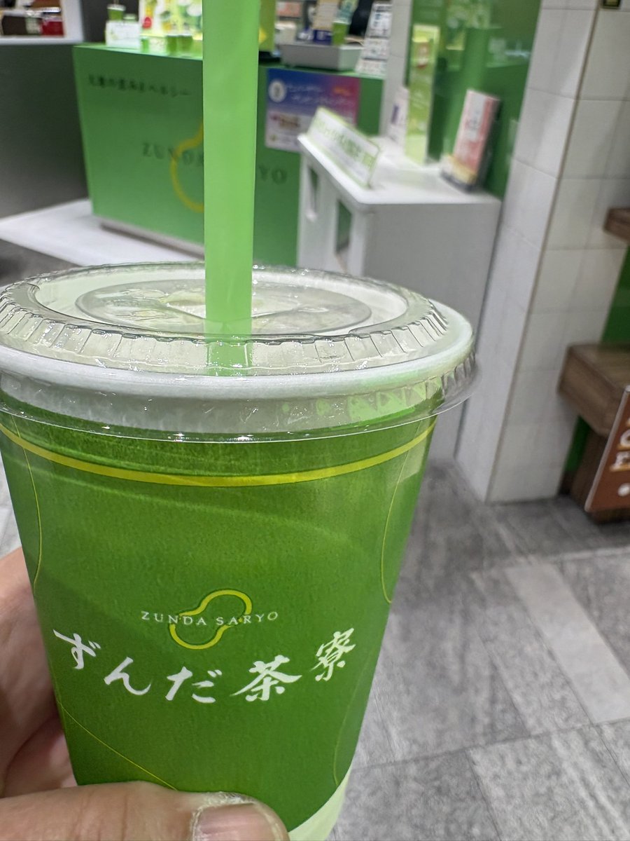 サム tweet media