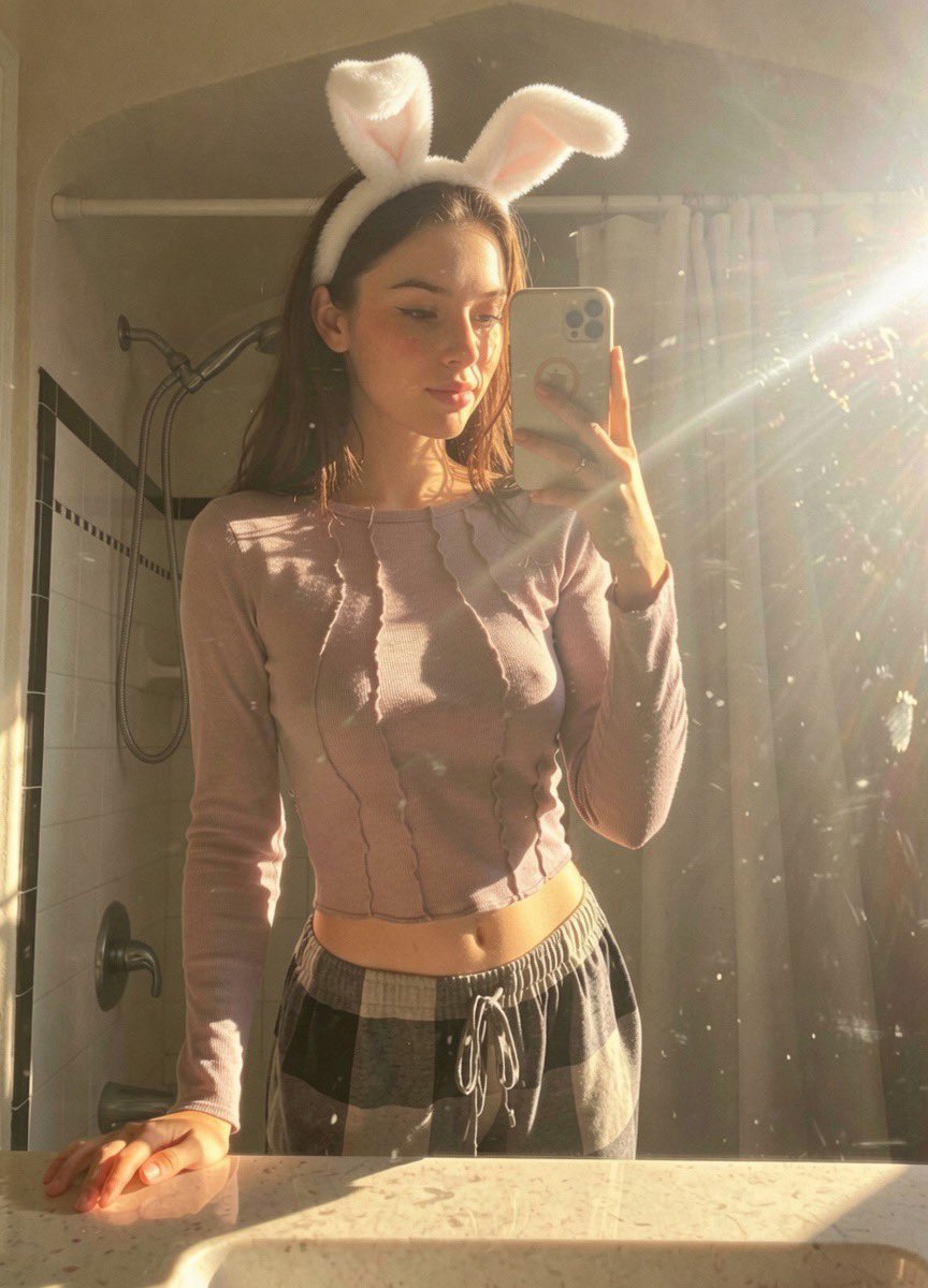 Nat Snowwhite 🐰 tweet media