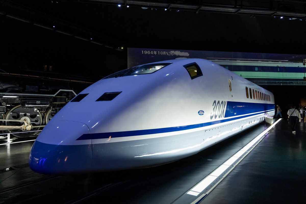 リニア・鉄道館の灯りの中 C62の威容、ドクターイエローの輝きに心奪われ 300X・100系・N700系・L0系の美しい姿 蒸気から超電導 ...