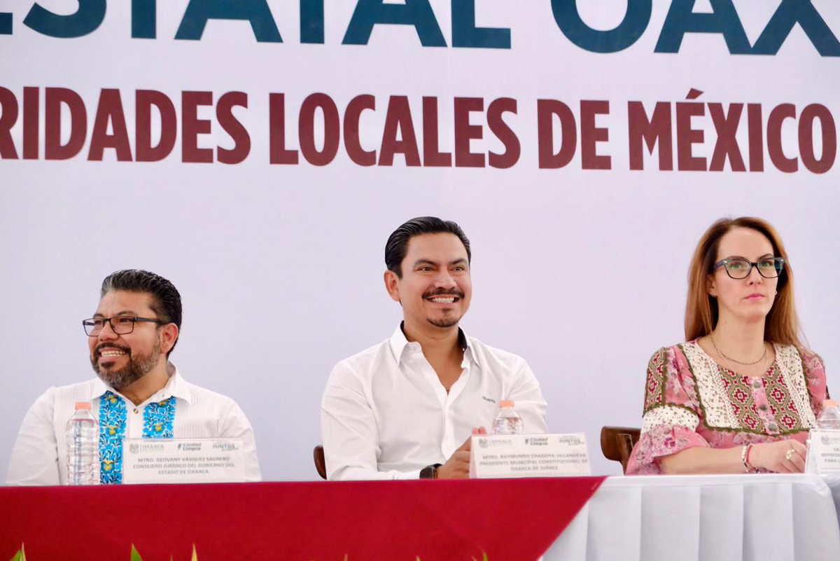 propuestaoaxaca's tweet image. AALMAC busca fortalecer a los municipios de Oaxaca: Ray Chagoya acortar.link/6ois5e

#noticias #news #Oaxaca #Mexico #ciudad #capital #OaxacaDeJuarez
@raychagoya @MunicipioOaxaca
