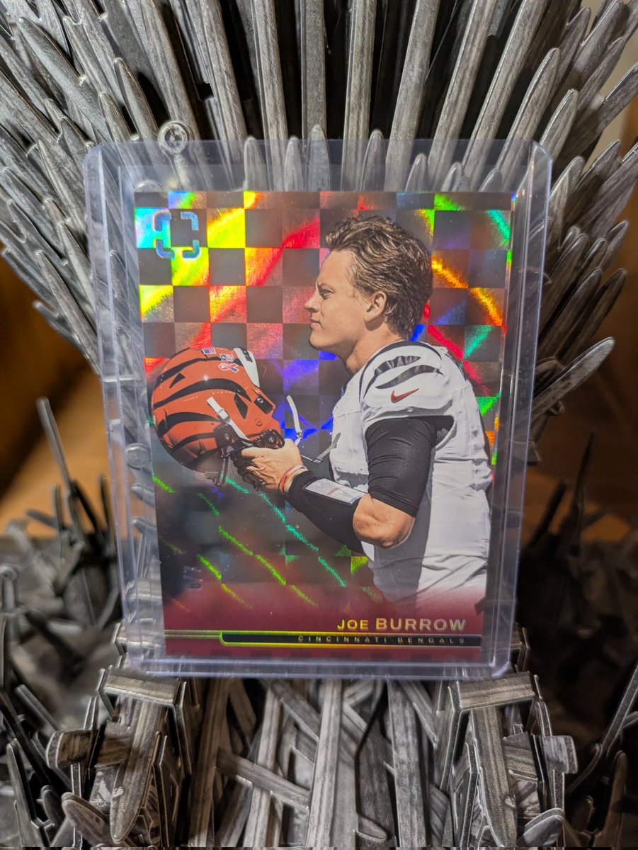 Stretch__44's tweet image. What should I do with this maroon Burrow FOTL /7? 

I'm sure we all have that card, should I sell it? Should I grade it? Should I keep it? This is definitely one of those cards for me. 

Curious what the rest of #thehobby would do? 
#thehobbyfamily #whodey