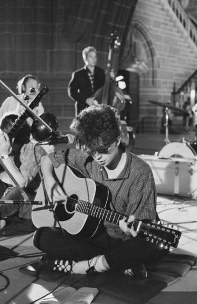 PunkRockStory's tweet image. Happy Birthday to Ian Stephen McCulloch, English singer-songwriter, musician, and frontman of the post punk group Echo &amp;amp; the Bunnymen, born on this day in 1959, Liverpool

Photo by Kevin Cummins 

#punk #punks #punkrock #IanMcCulloch #history #punkrockhistory #otd