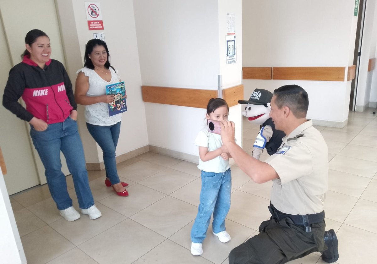 wilmanchela's tweet photo. 𝐂𝐚𝐝𝐚 𝐬𝐨𝐧𝐫𝐢𝐬𝐚 𝐝𝐞 𝐮𝐧𝐚 𝐧𝐢ñ𝐚 𝐫𝐞𝐟𝐥𝐞𝐣𝐚 𝐥𝐚 𝐢𝐦𝐩𝐨𝐫𝐭𝐚𝐧𝐜𝐢𝐚 𝐝𝐞 𝐞𝐝𝐮𝐜𝐚𝐫 𝐜𝐨𝐧 𝐚𝐦𝐨𝐫, 𝐫𝐞𝐬𝐩𝐞𝐭𝐨 𝐲 𝐜𝐨𝐧𝐟𝐢𝐚𝐧𝐳𝐚. 𝐋𝐨𝐬 𝐩𝐞𝐪𝐮𝐞ñ��𝐬 𝐠𝐞𝐬𝐭𝐨𝐬 𝐝𝐞𝐣𝐚𝐧 𝐠𝐫𝐚𝐧𝐝𝐞𝐬 𝐡𝐮𝐞𝐥𝐥𝐚𝐬. #mashipaquito #dirtransito #educar https://t.co/VjiZoVbOlo