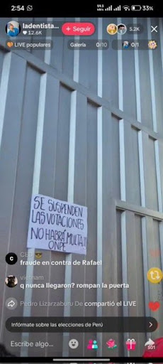gfalconic's tweet photo. 🚨 ¡EL DELITO EN LA PUERTA: ASÍ SE CONSUMA EL GOLPE ELECTORAL! 🚨
Ese letrero que dice "Se suspenden las votaciones" es un ataque directo a la República. Aquí están los delitos tipificados:

1️⃣ ATENTADO CONTRA EL DERECHO DE SUFRAGIO (Código Penal Art. 359):Este artículo es clarísimo: quien, mediante engaño o cualquier otro medio, impide o perturba el ejercicio del derecho al voto, comete un delito grave. La pena es de 2 a 8 años de cárcel. Engañar al ciudadano diciendo que "no habrá multa" para que se retire sin votar es una técnica de manual para robar una elección.
2️⃣ VIOLACIÓN DEL ARTÍCULO 31 DE LA CONSTITUCIÓN:Como bien señala el abogado Ernesto Blume, el Artículo 31 establece que es NULO Y PUNIBLE todo acto que prohíba o restrinja el ejercicio de los derechos políticos. Ese cartel es la materialización de esa restricción. Si se impidió el voto, el proceso en esa mesa (y por extensión la elección) es NULO DE PLENO DERECHO. ⚖️🚫

3️⃣ USURPACIÓN DE FUNCIONES Y FALSEDAD:Si ese letrero no fue puesto por una autoridad legítima con una resolución oficial (que no existe, porque las votaciones no se suspenden por voluntad de un local), estamos ante una falsificación para manipular el resultado. Y si fue la ONPE, es peor: es prevaricato y traición. 🧠✂️
4️⃣ SABOTAJE DEL ARTÍCULO 176:La Constitución obliga al sistema electoral a asegurar que el sufragio sea la "expresión auténtica" de los ciudadanos. Poner carteles para espantar votantes es lo opuesto: es una falsificación de la voluntad popular. 📉🧬

🏛️ CONCLUSIÓN PARA LOS NEGACIONISTAS:
Mientras los cómplices te dicen que "faltó personal", la realidad es que usaron carteles para anularte. La probabilidad es cero de que esto sea casualidad. Es un fraude sistemático donde se usó el miedo y la mentira para que el pueblo no elija. 🤮🧤