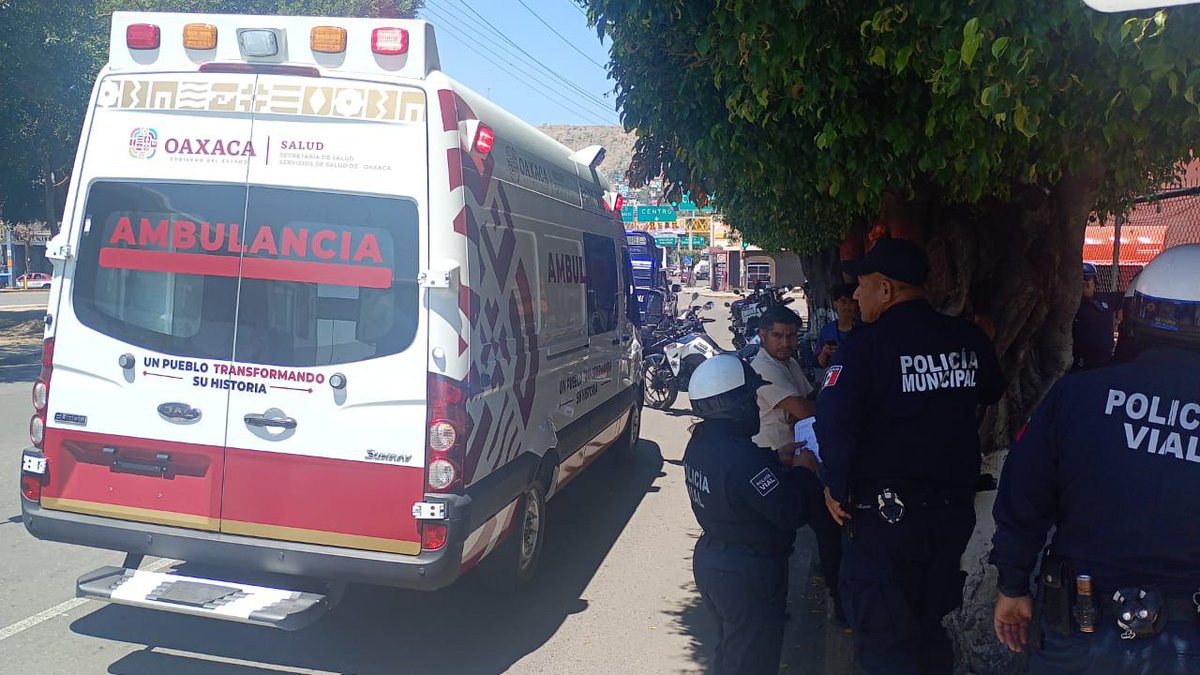 propuestaoaxaca's tweet image. C5-Salud brindó 381 atenciones de emergencia en una semana acortar.link/3g9zKz

#noticias #news #Oaxaca #Mexico 
@C5i_Oaxaca @GobOax