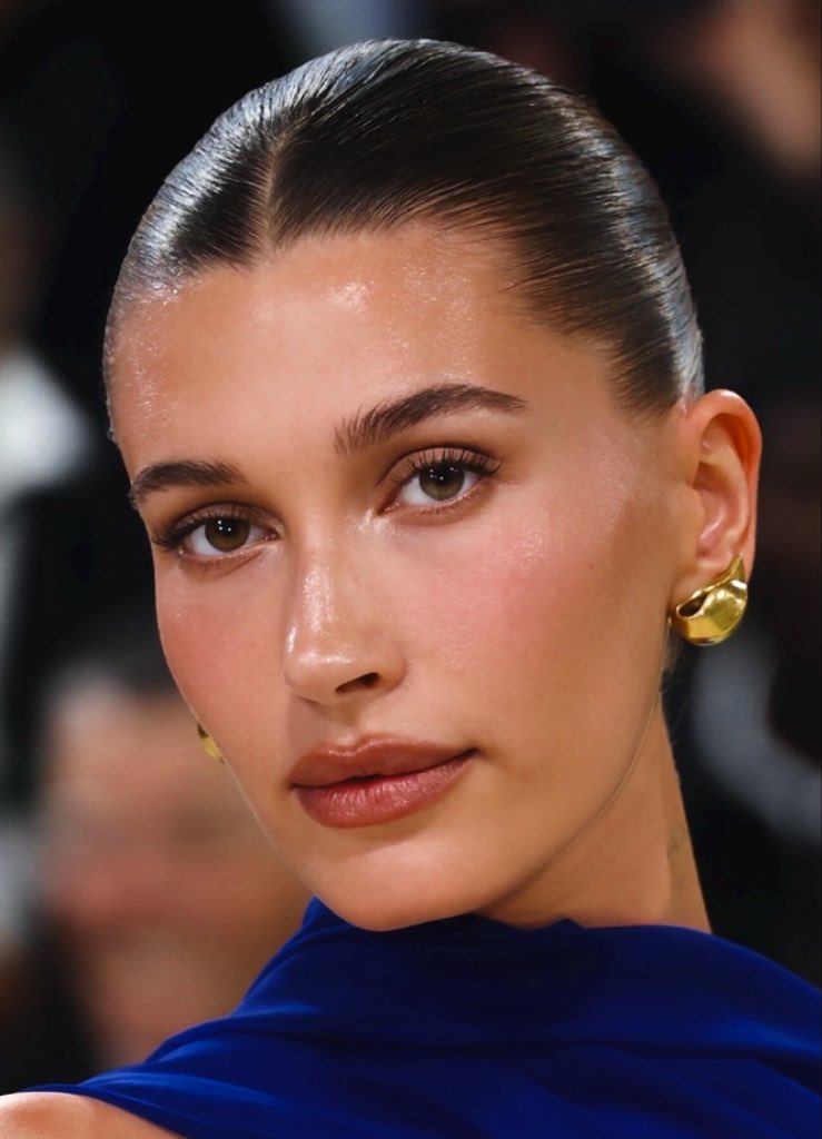 hailey bieber files tweet media