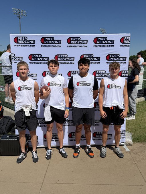 Erick_52Garrido's tweet photo. Great day @PrepRedzoneOK with @Gage_Sharp6 @GabeGurley11 @Lanesimpson716  
Blessed 🙏to have the opportunity to go gotta keep grinding. https://t.co/oD4LJ7ov6H
