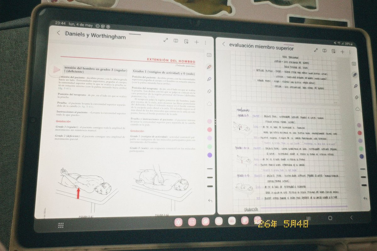 shulphysio's tweet photo. Today I studied with my lover 🫶🏻
from bed because it’s cold in my town ☁️❄️ https://t.co/ETHICxo20a