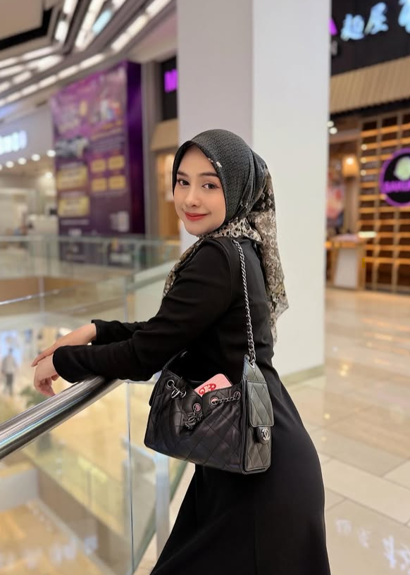 Lambe Seleb tweet media