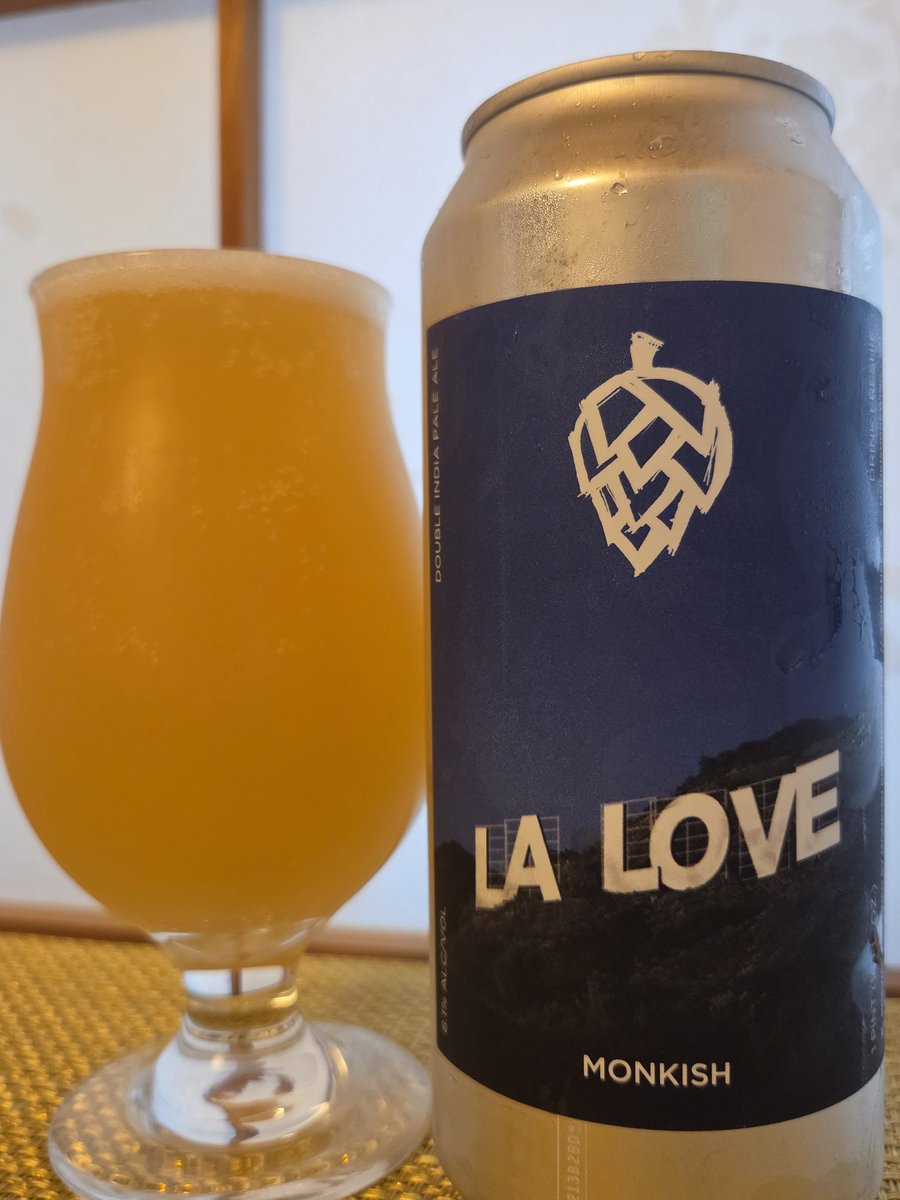 oreno_craftbeer's tweet photo. #Monkish
LA LOVE

Double IPA with Citra and Nelson Sauvin 8.1% ABV

昼ビール開始🍻
柑橘の香りがスゴい少し辛い草。
後味に甘味が少しあり面白い。
ドライな感じが私的には苦手なのかも。放置したら辛みが減って飲みやすくなった。
Hazyはすぐ飲めと教わったので冷蔵庫整理🍺🍺🍺
もうトロトロ🍻 https://t.co/nRlbn8qfcS