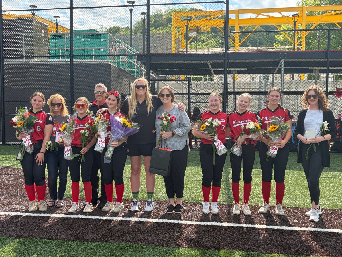 THEkhawk13's tweet photo. Alllll the full circle moments. Humbled and thankful. IYKYK❤️🖤🥎 #RoadTo200 #EFMSSB #Maythe4thBeWithYou https://t.co/Vacm856tFm
