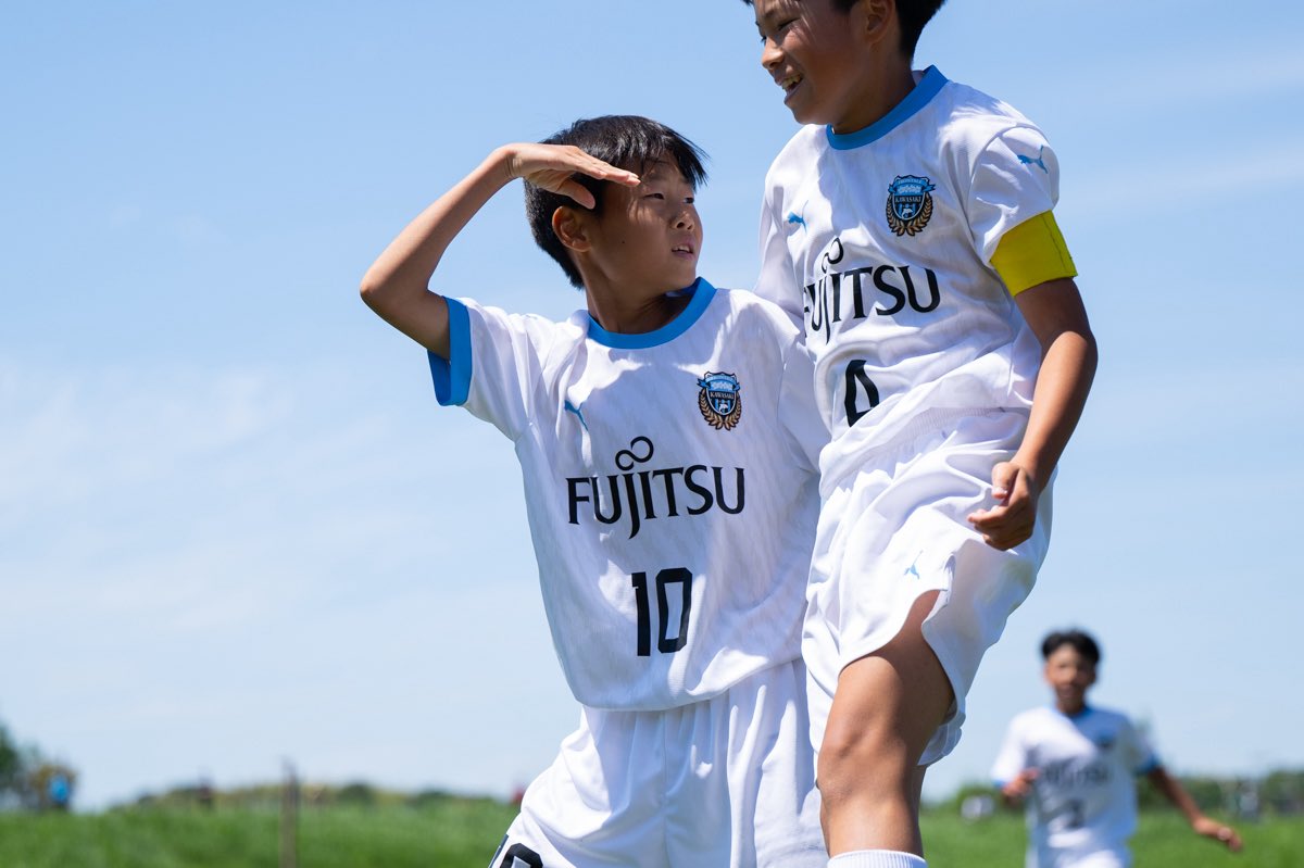 frontale_staff's tweet photo. 【U-12】

🏆チビリンピック2026 JA全農杯 全国小学生選抜サッカー決勝大会 準決勝
🆚レジスタFC
⚪️2-1（0-1/0-0/2-0）

得点経過
2分 失点
26分 田中 真祐斗
35分 崔 雲沧

終了間際の劇的な決勝ゴールで見事逆転勝利!!
この後行われる決勝に進出しました!!

優勝まであとひとつ。
それぞれの場所から、ヤンフロへ熱いご青援よろしくお願いします!!

⏬NEXT MATCH⏬
🗓️5/5（火・祝）14:30キックオフ
🏆チビリンピック2026 JA全農杯 全国小学生選抜サッカー決勝大会 決勝
🆚鹿島アントラーズつくばジュニア
🏟️日産スタジアム

🎥YouTubeでの生配信あり
https://t.co/BskNdtUC96

#frontale