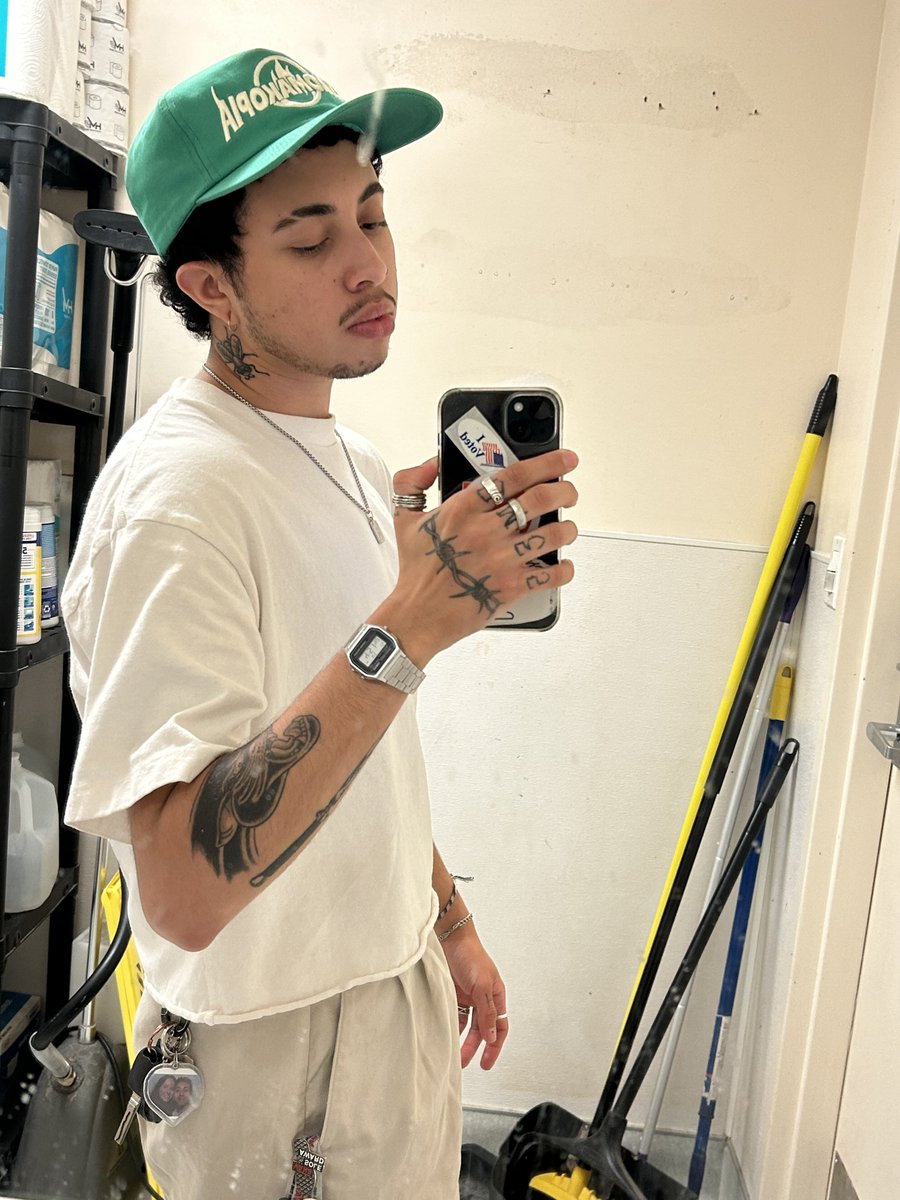 allsoynoboy's tweet photo. 4 months post op and still kicking btw https://t.co/yFYt7xMfEw