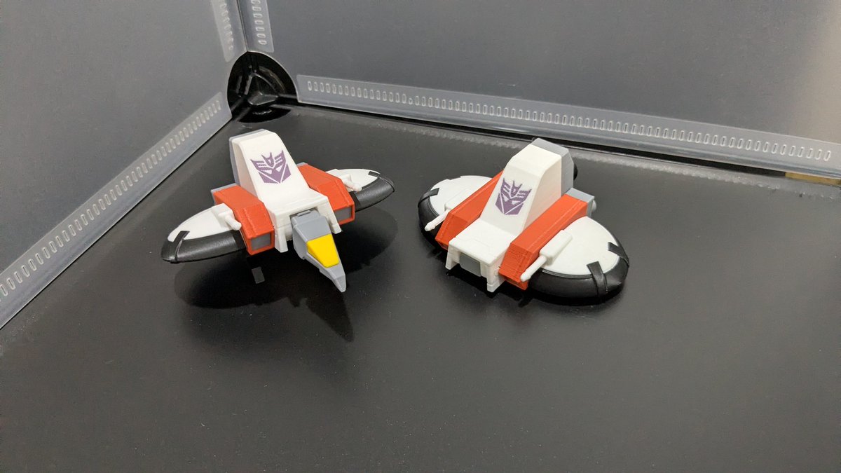 FunbieStudios's tweet photo. Better keep an eye out - there's been word of Cybetronian spies lurking around our launch site and they appear to be heading the the Great White North! π€
#transformers #TFConToronto #TFCon2026 #FunbieGoesToTFCon https://t.co/zqK9Yz2pgp
