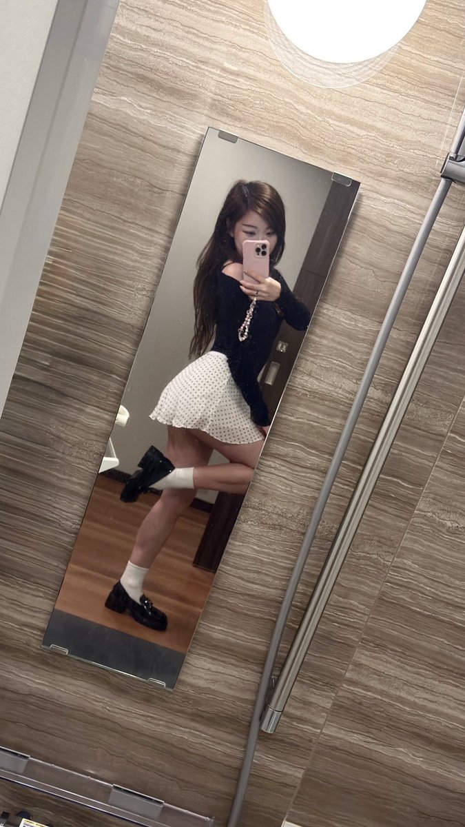 𝓐𝓷𝓰𝓮𝓵𝓪 周悦 (˶ˆ꒳ˆ˶)✿ tweet media