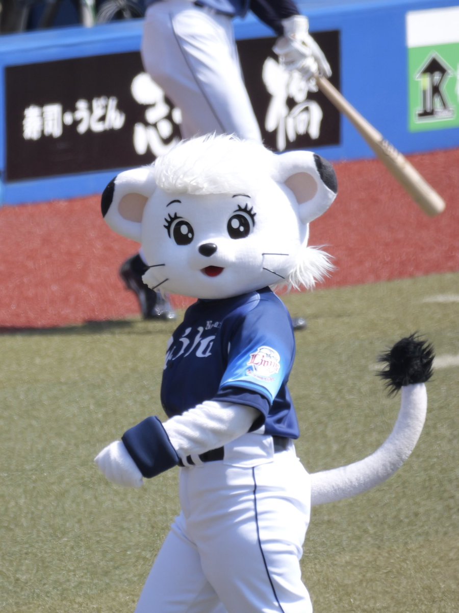 れーな tweet media