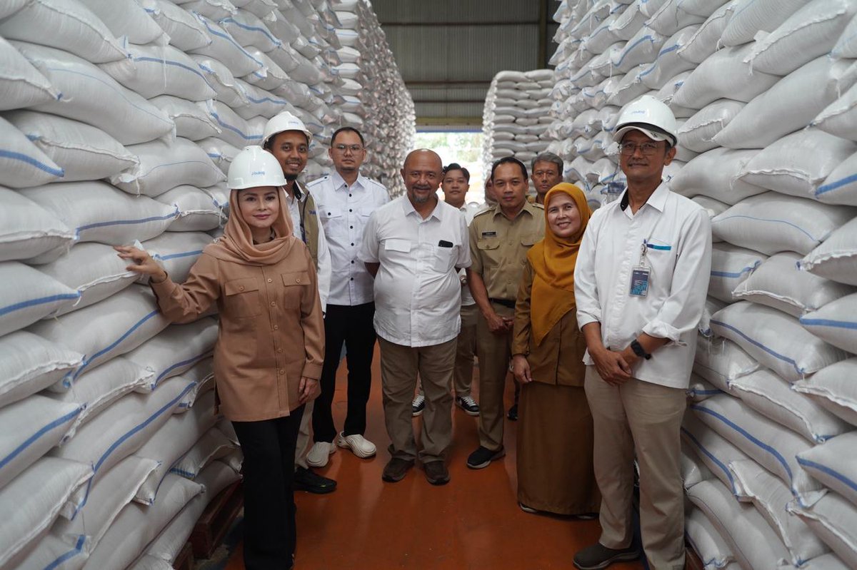 NasionalBerita_'s tweet image. Kunjungi Bulog Gumilir, DPR Optimistis Swasembada Pangan Terwujud

#beritanasional #bulog #DPR #beritaterkini 

beritanasional.com/detail/138333/…