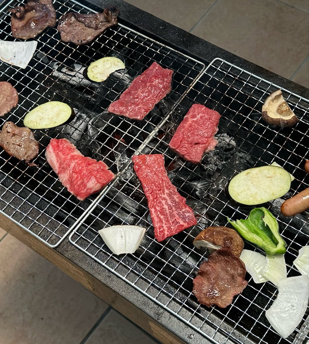 yu_zo_2026's tweet image. BBQなう🍖🍗🔥

食べまくります😋

#BBQ