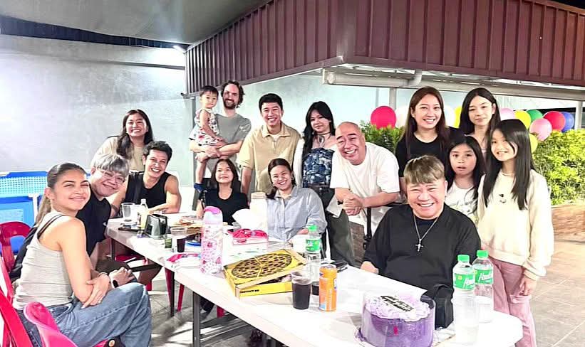 AngelsOfArmaine's tweet photo. Magandang araw ng martes! mga ka-mainers! at ka-armainers! nood po tayo ng eat bulaga today suporta kay maine. 

@mainedcm 

#MaineMendoza
#MaineMendozaAtayde
#Armaine https://t.co/hoKwlNdCia