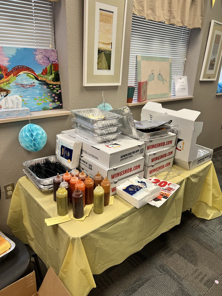 PrincipalJHood's tweet photo. We love our Rattler Teachers! Happy Teacher Appreciation Week! Day #1 Wing Snob lunch! #WEAREPASEO ⭐️🐍@DVUSD https://t.co/zKiolgBZHi