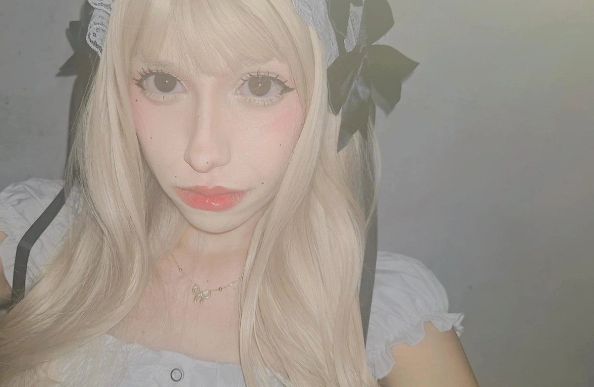 agnes seios tweet media