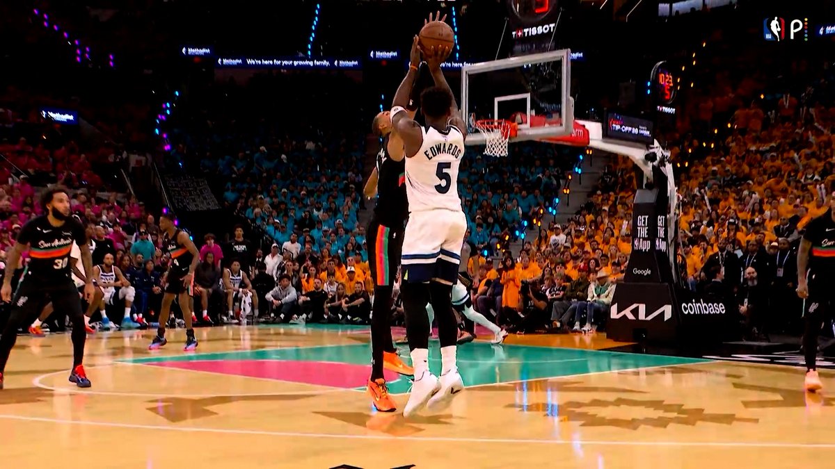 HalfCourtHoops's tweet photo. This was one of the cleanest swishes of the year somehow. https://t.co/hQ6JXcyvDX
