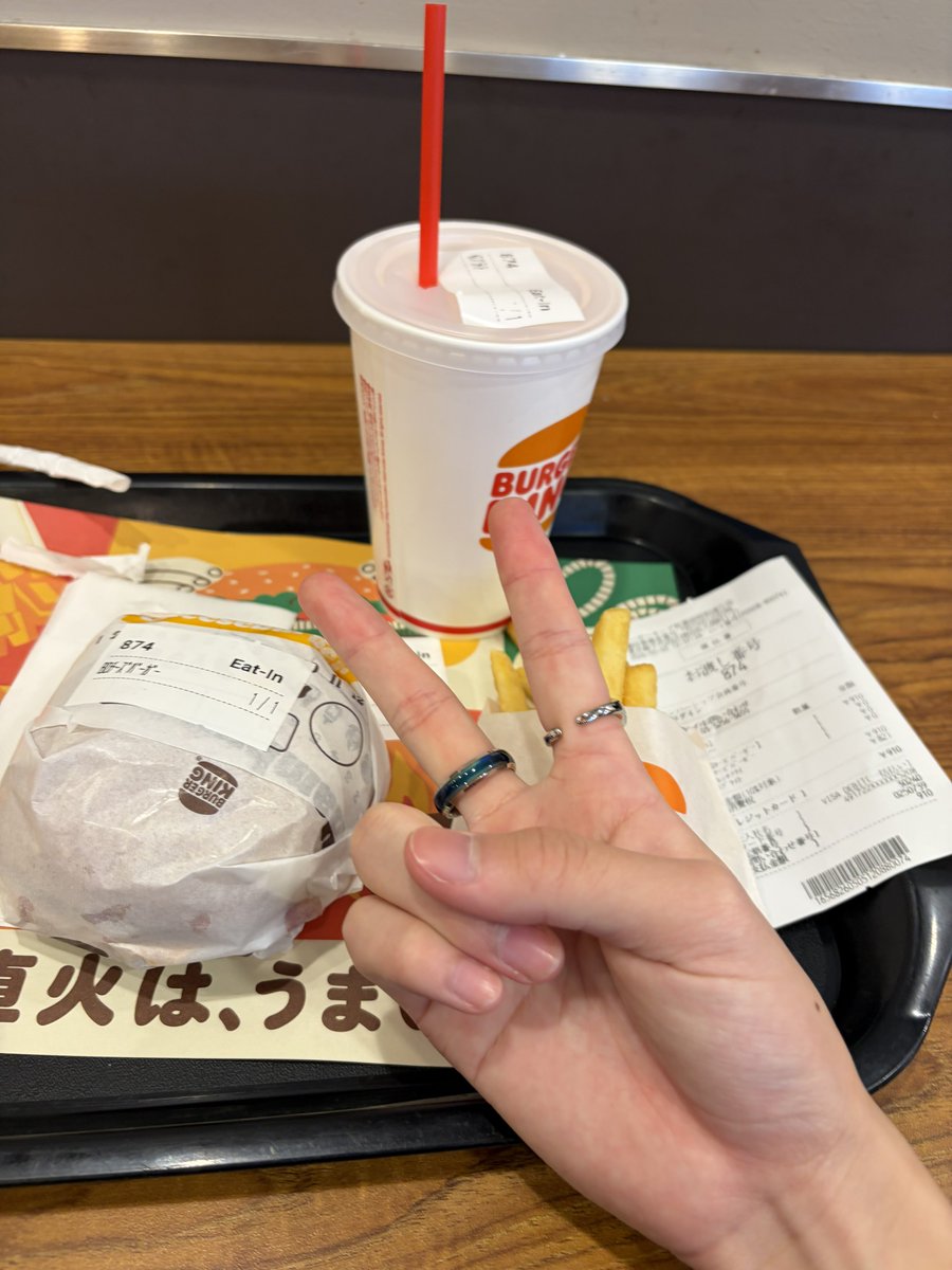 怜 tweet media