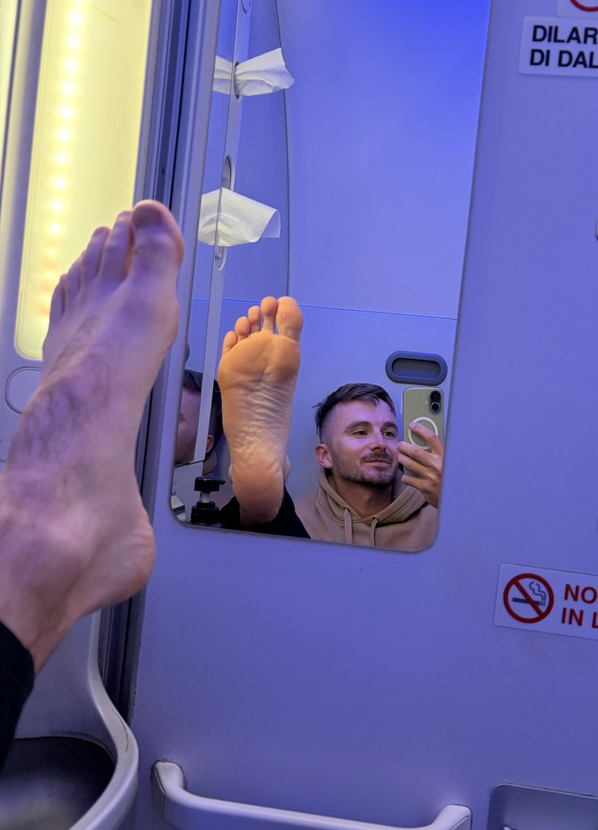 KingKfeet's tweet photo. Who is joining me for Mile High Foot Club? ✈️ 🦶🏼 https://t.co/x3SJ2mmQBL