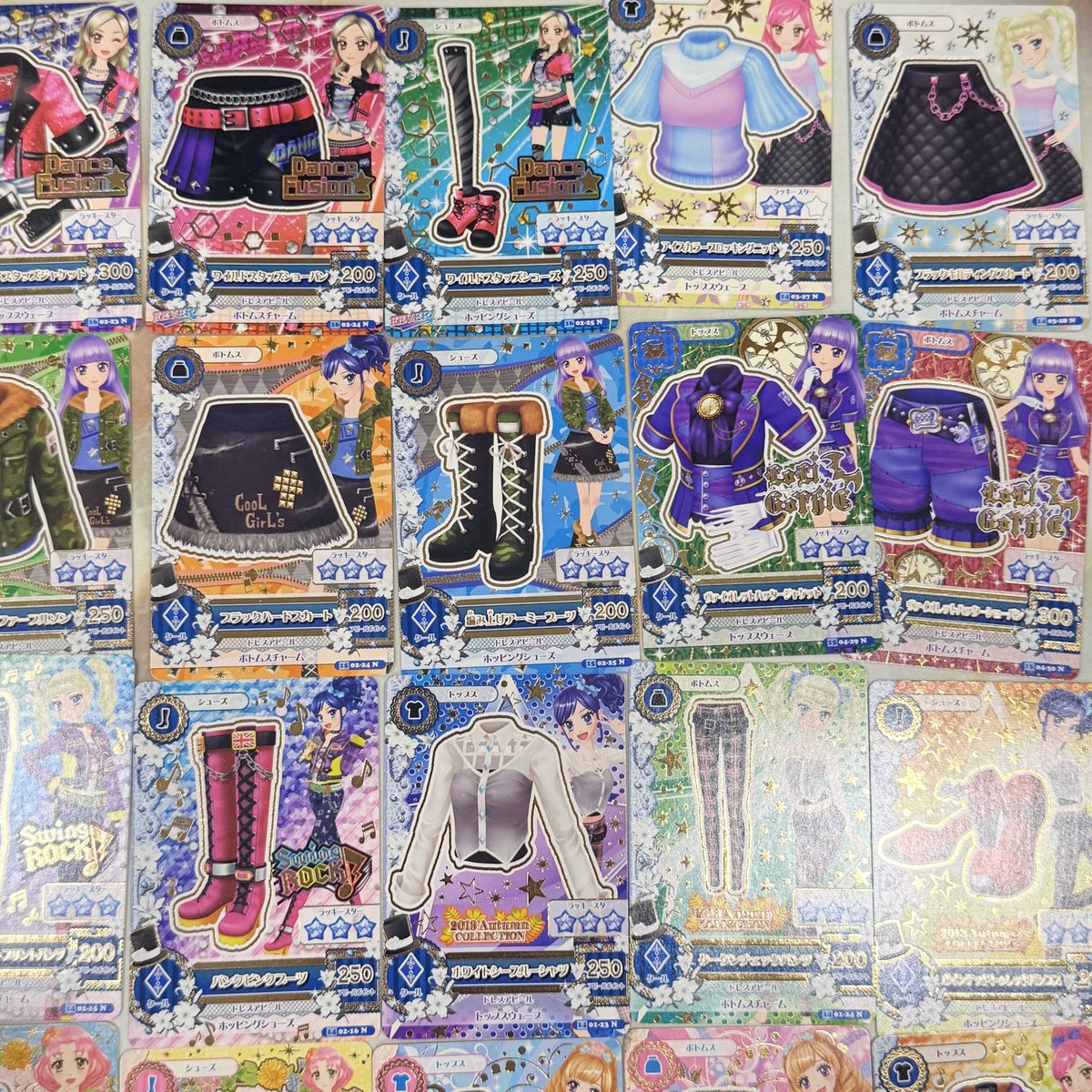 初代 アイカツ アイカツカード などが入荷してます。 各100円⭕️