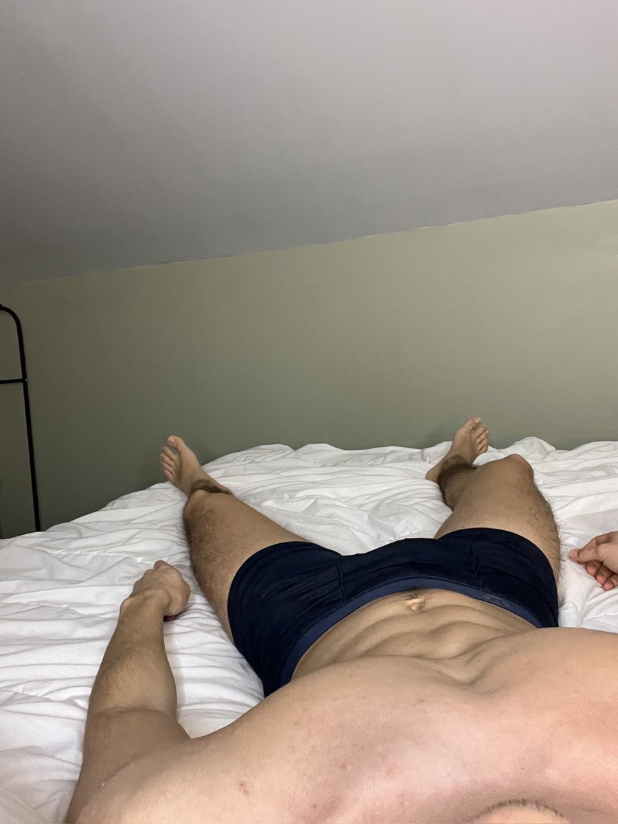 AlexSpotti00's tweet photo. A f@g who likes worshipping?? https://t.co/HdWBrS3yC7