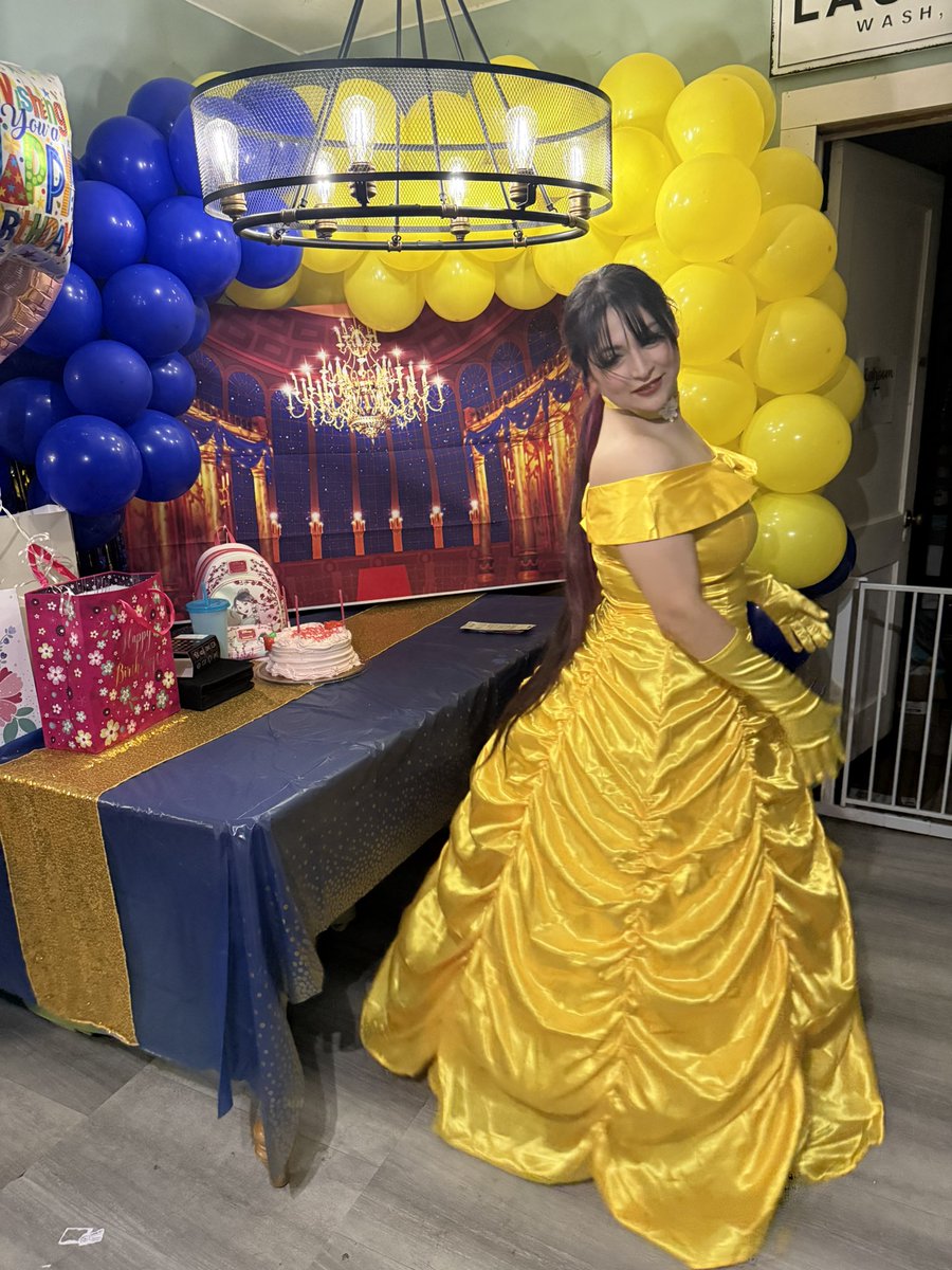 Pinkalaly's tweet photo. Belle on stream ❤️ come hang out for a steam gift card giveaway https://t.co/KMsn14cTEn playing Fortnite#girl #fyp #gamer #gaming #giveaway https://t.co/S03t2sB9Ra