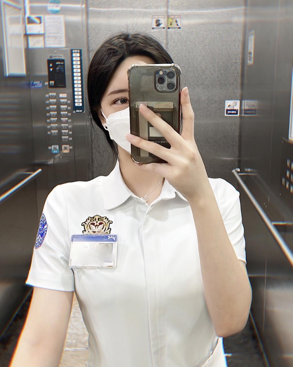 Ximten's tweet photo. 오늘도 하얀 가운 입고 일했더니... 너무 달아올랐어요😷
오빠가... 제 체온 좀 재줄래요?
#간호사 #맘눌뎀  #일상계  #섹트 https://t.co/VHvU3Z83jU