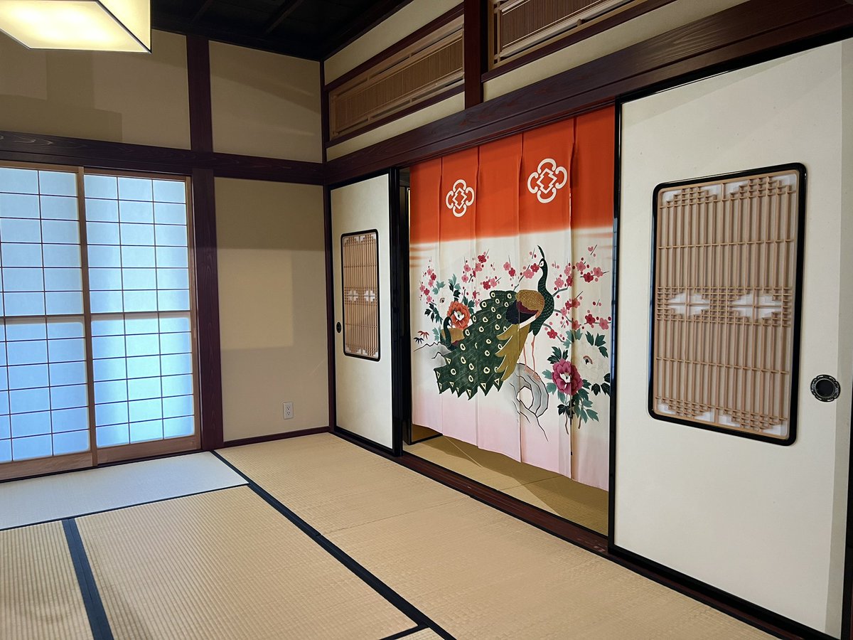 青柏祭を少し抜けて、 花嫁のれん館に来ました。 明治時代から令和まで
