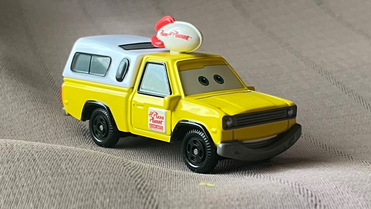 GRJ79K's tweet image. 👈😂 That's so cool!

Reference image) The Pizza Planet truck I own. 😁👉

#Ford #Raptor #PizzaPlanet #Todd #Cars #Pixar
