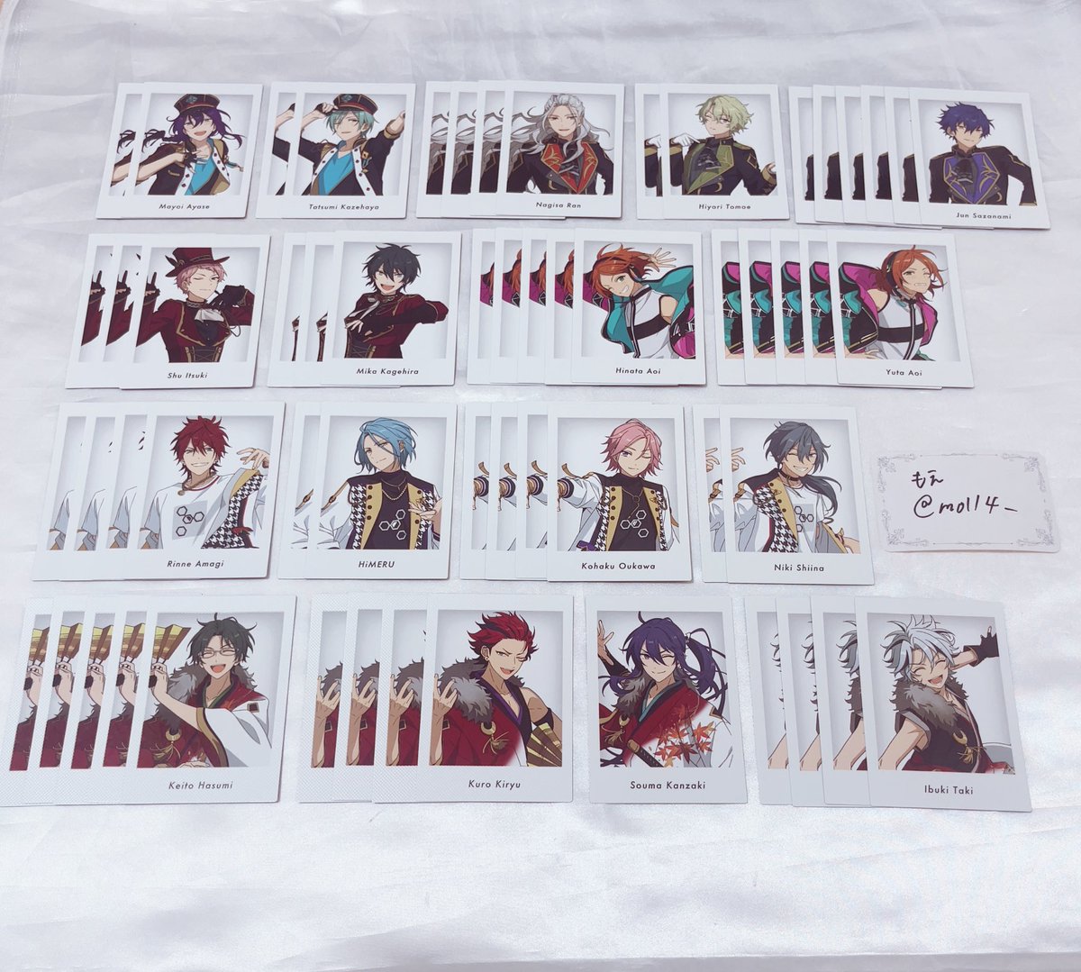 moll4_'s tweet photo. 【交換】 
あんスタ ぱしゃっつ 10周年 展示会 特典

求￤10周年茨、リプ5枚目茨>異種茨

譲￤画像参照

まとめてのお取引希望、特典茨は求めておりません。
特典のみ比率違い、��き合わせご相談ください。（お断りする場合あり）
10周年は10周年同士での交換を希望しております。 https://t.co/DHJ2oeUfjZ