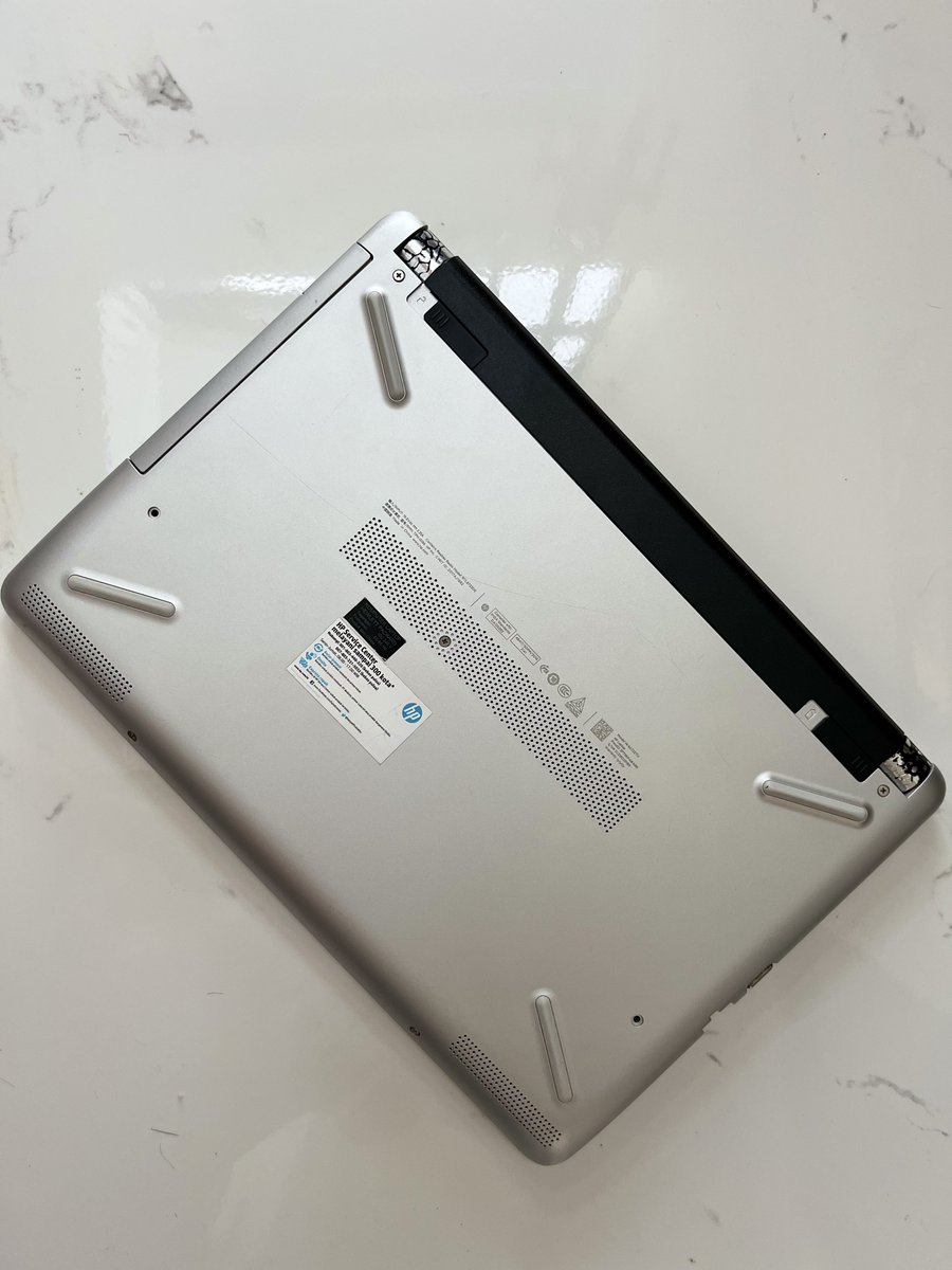 wwdscx's tweet photo. WANT TO SELL (WTS)

Laptop HP 14 Intel Core i3

- Rp 2.500.000 (Nego)
- 14 inch
- Laptop + Charger
- Memori (RAM): 12 GB
- Detail spek &amp; kondisinya boleh DM
- COD Tangsel / Jaksel

#zonauang #zonajajan https://t.co/j9n5FC2vYu