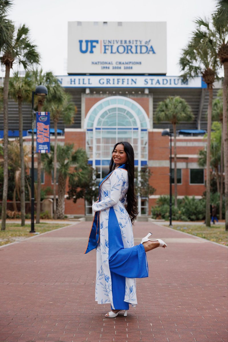 pristinethai's tweet photo. i graduated this past weekend from @UF with two degrees !! i owe a lot of it to my cat, who is now famous via @OConnellCenter :) https://t.co/lEp3ukdJQc