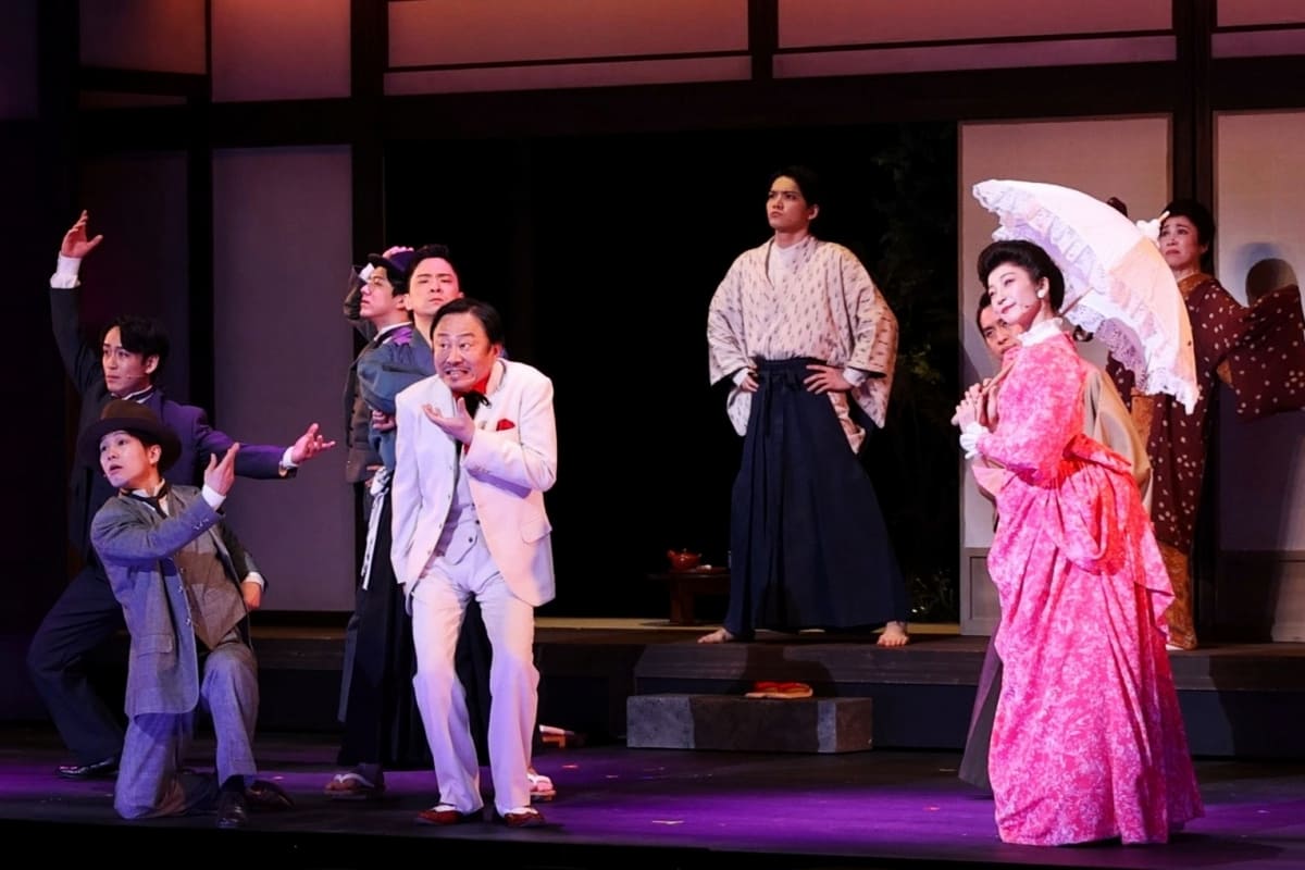 enterstage_jp's tweet photo. 【✍Report✍】
井上芳雄、三浦宏規らにより「日本オリジナルミュージカルの到達点」が装いを新たに『アイ・ラブ・坊っちゃん』レポート

記事・詳細↓↓↓
https://t.co/TkLHNddL8A

▶#井上芳雄×#三浦宏規 の初共演が生む化学反応と舞台の魅力

#小林唯 #彩みちる #松尾貴史 #春風ひとみ #土居裕子 https://t.co/rPp5AN303h