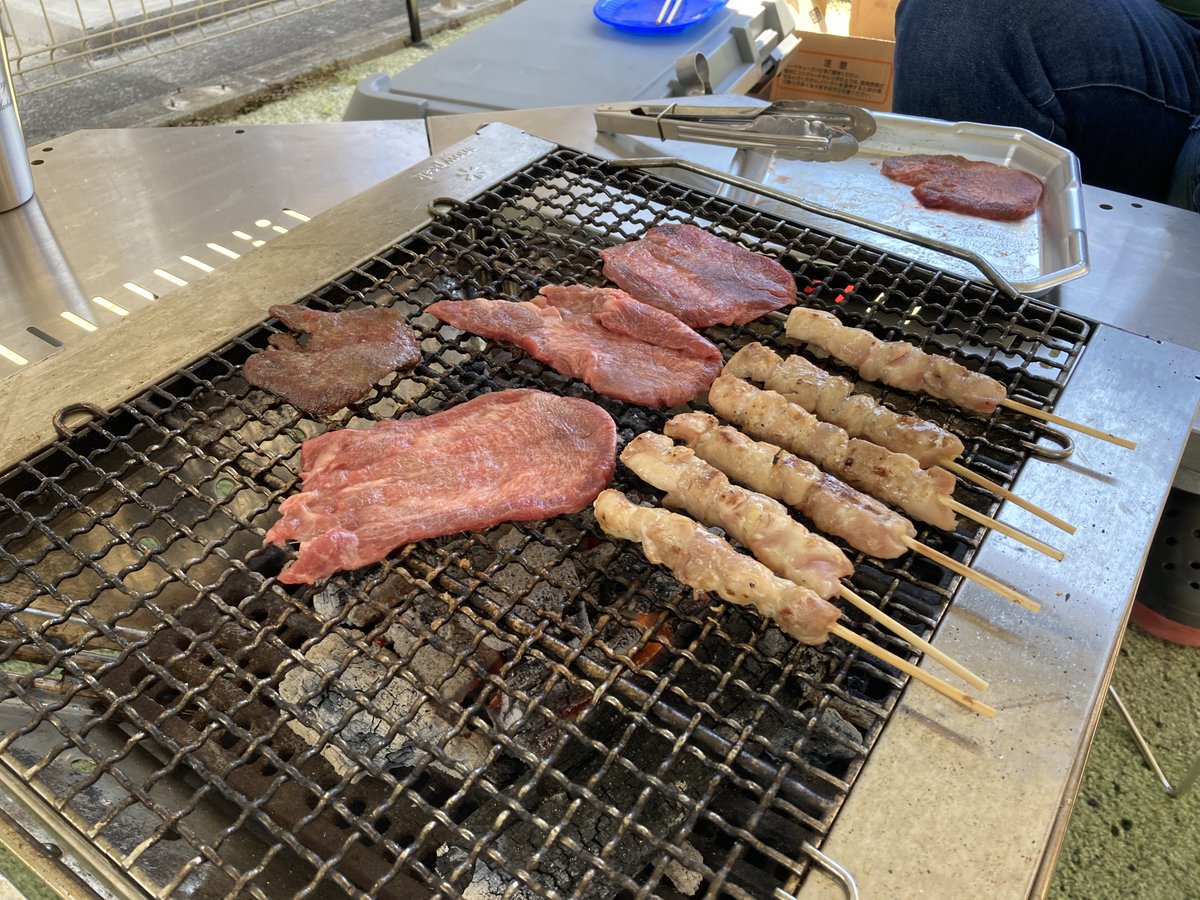 sakkoppesato's tweet image. 仕事終わってから家で
BBQ開催しながら酒飲んでる🍖🔥🍴🍷🍻🥂 #BBQ