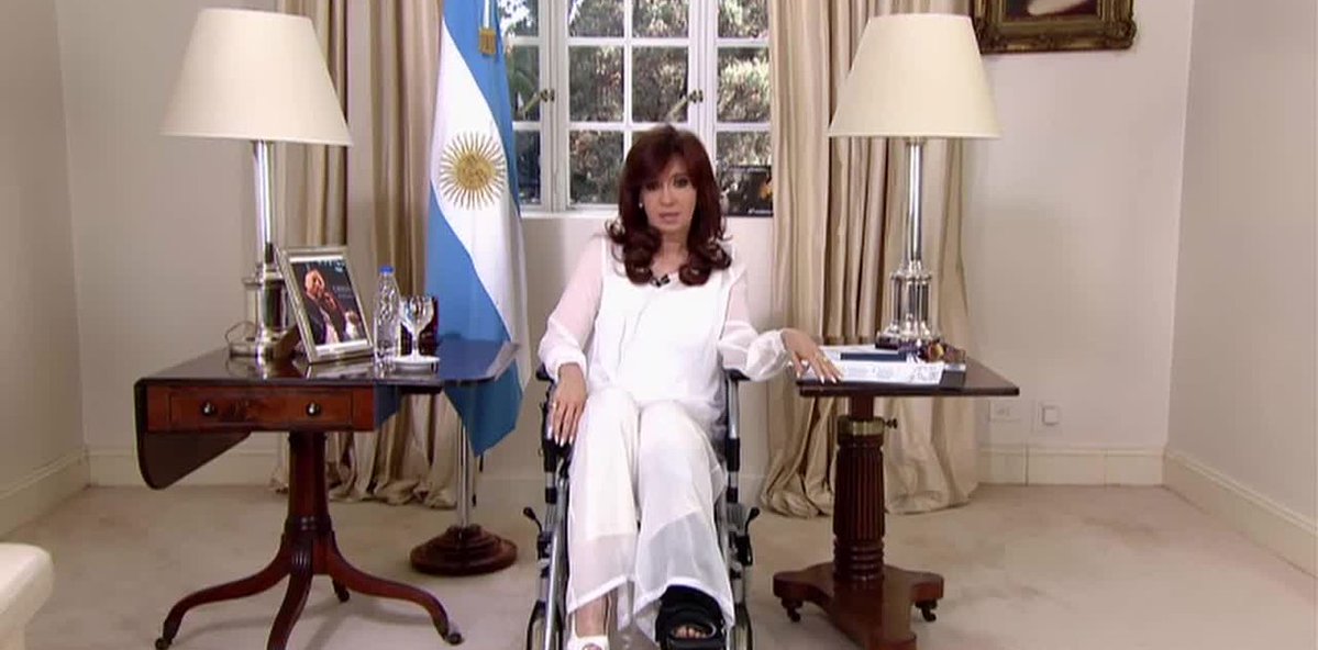 <a href="/PabloAbrazo_/">Pablo</a> No puede asistir al Met Gala.