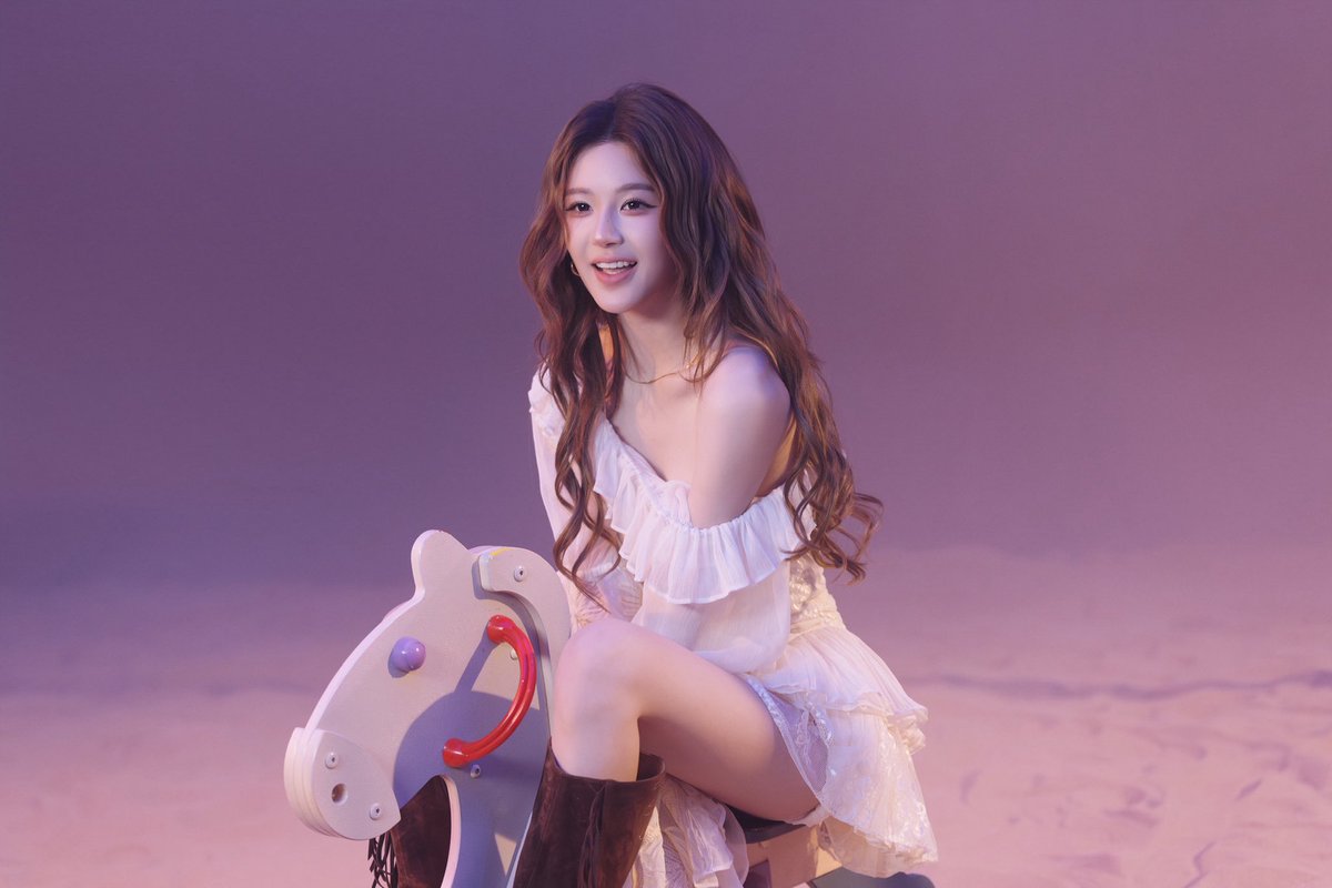 booboolili's tweet photo. 모야모야!! 우리아기 아이돌미 모야!! 진짜 다 소화 잘 되는 여자 ㅠ https://t.co/FZFqBXGldU