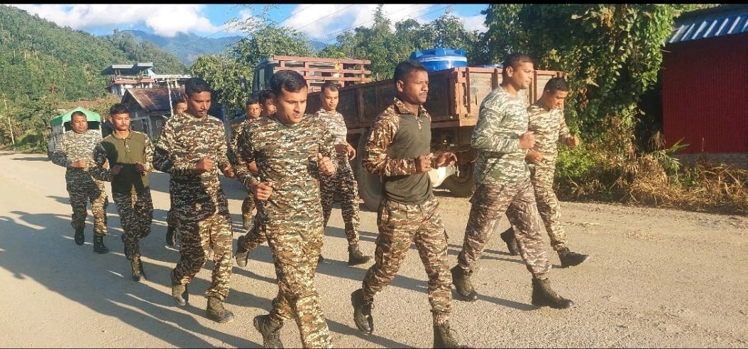 digopsimp's tweet image. #CRPF,
रेंज इम्फाल के अधीन तैनात यूनिटों के जवानो ने शारीरिक गतिविधियों में सक्रिय रुप से भाग लिया, स्वयं व एरिया की साफ-सफाई, शारीरिक फिटनेस और योग को बढ़ावा दिया तथा जवानों व अधिकारियों ने मिलकर आपसी शारीरिक व परिचालनीक तालमेल को बढ़ाया।
@crpfindia 
@northeast_zone 
@mnp_2018