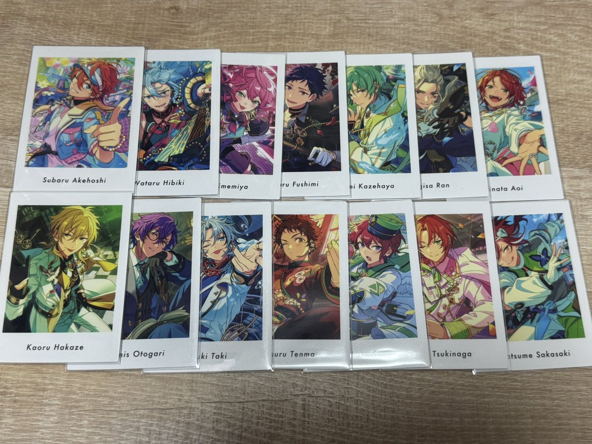Iolite2626's tweet photo. あんスタ 交換 ぱしゃっつvol.6 アニカフェ

譲）▶︎ぱしゃっつ
渉、桃李、弓弦、スバル、巽、凪砂、ひなた、薫、アドニス、光、維吹、司、レオ、夏目
▶︎ステッカー
千秋、鉄虎、凪砂、紅郎、維吹、章臣

求⬇️ https://t.co/gPaqBh7Wbb