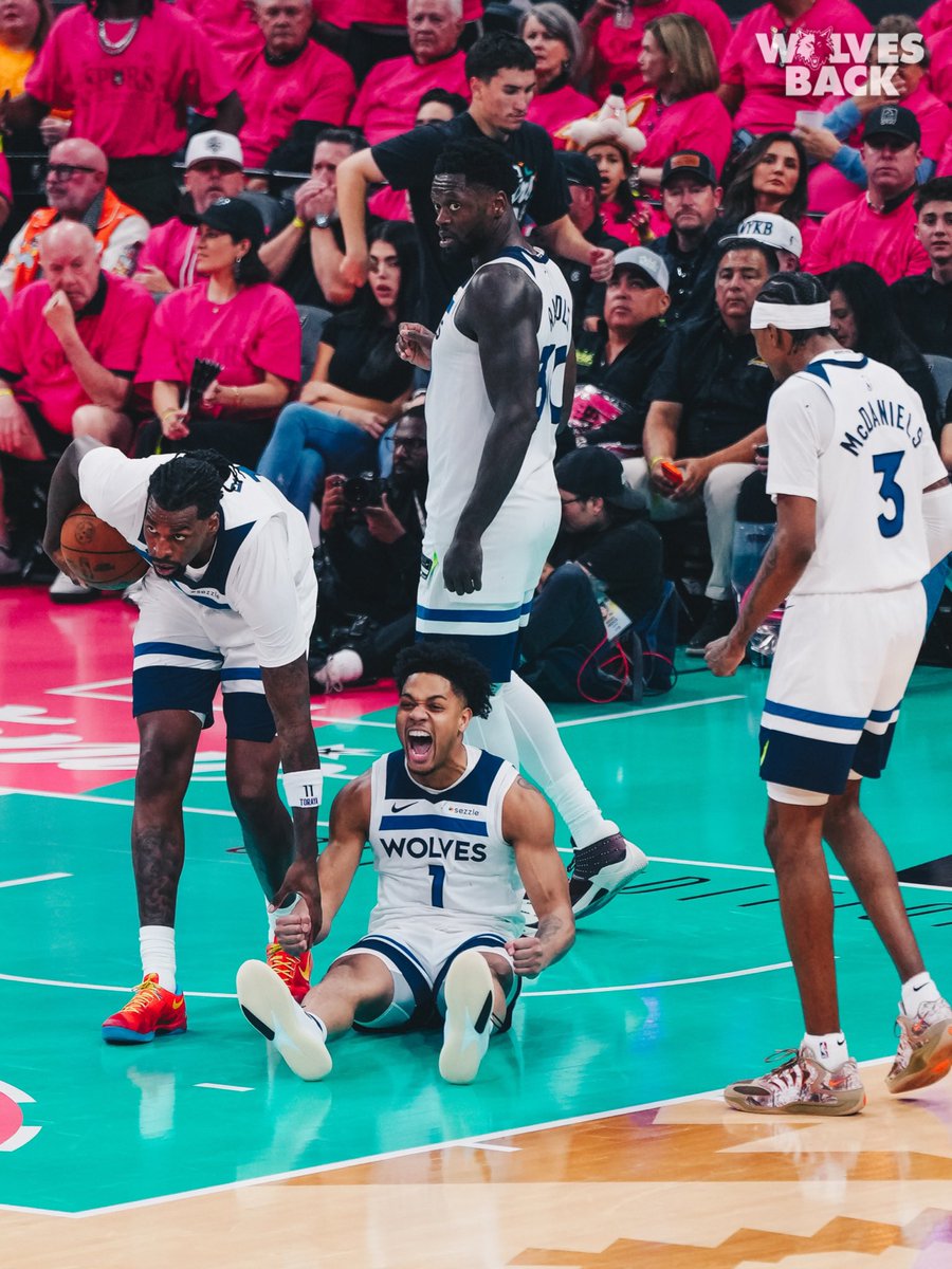 Wolves Lead tweet media
