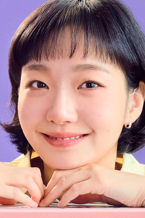 OlenaSecret's tweet photo. 👑🌺💖🤍🌟💫✨The Two Sides of Kim Go-eun 🎭✨It's incredible how after filming the darkest role of her career, Kim Go-eun so naturally returned to romantic comedies, leaving us all speechless with her versatility.🌟#KimGoEun🌟 https://t.co/rVKJmkpHsP