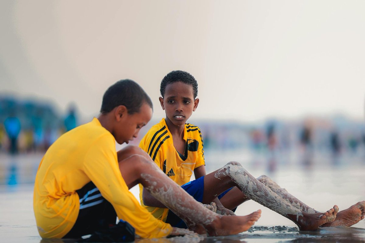 Les pirates somaliis font leur retour en 2024. Après des années de calme relatif, la Corne de l'Afrique redevient une zone à risque avec captures de navires et attaques en avril. La mer Rouge s… #Afrique #Geopolitique #CorneDeLAfrique #GolfeDAden #MerRouge