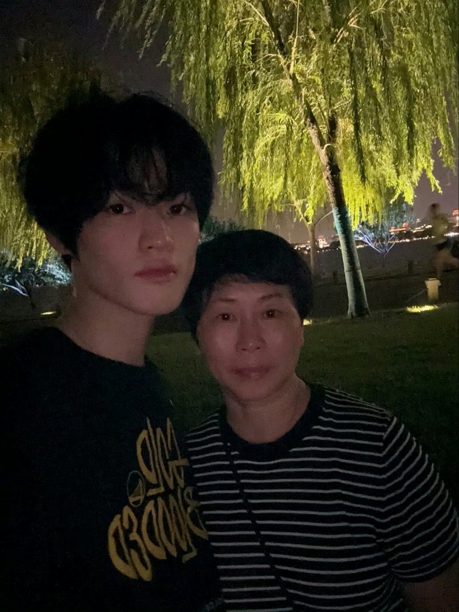 灿 rom🌸🩵 #TEAMCHENLE tweet media