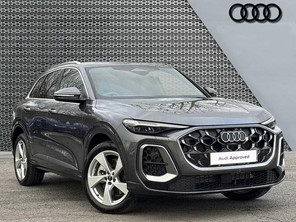 PrestonAudi's tweet photo. Audi Q5 S line e-hybrid 🔋

299PS quattro power with petrol + electric efficiency. 20” alloys, sporty S line styling &amp; premium comfort for every drive.

Find out more 👉https://t.co/pTIXbeMePe

#AudiQ5 #HybridSUV https://t.co/Z5JSyMZJbe